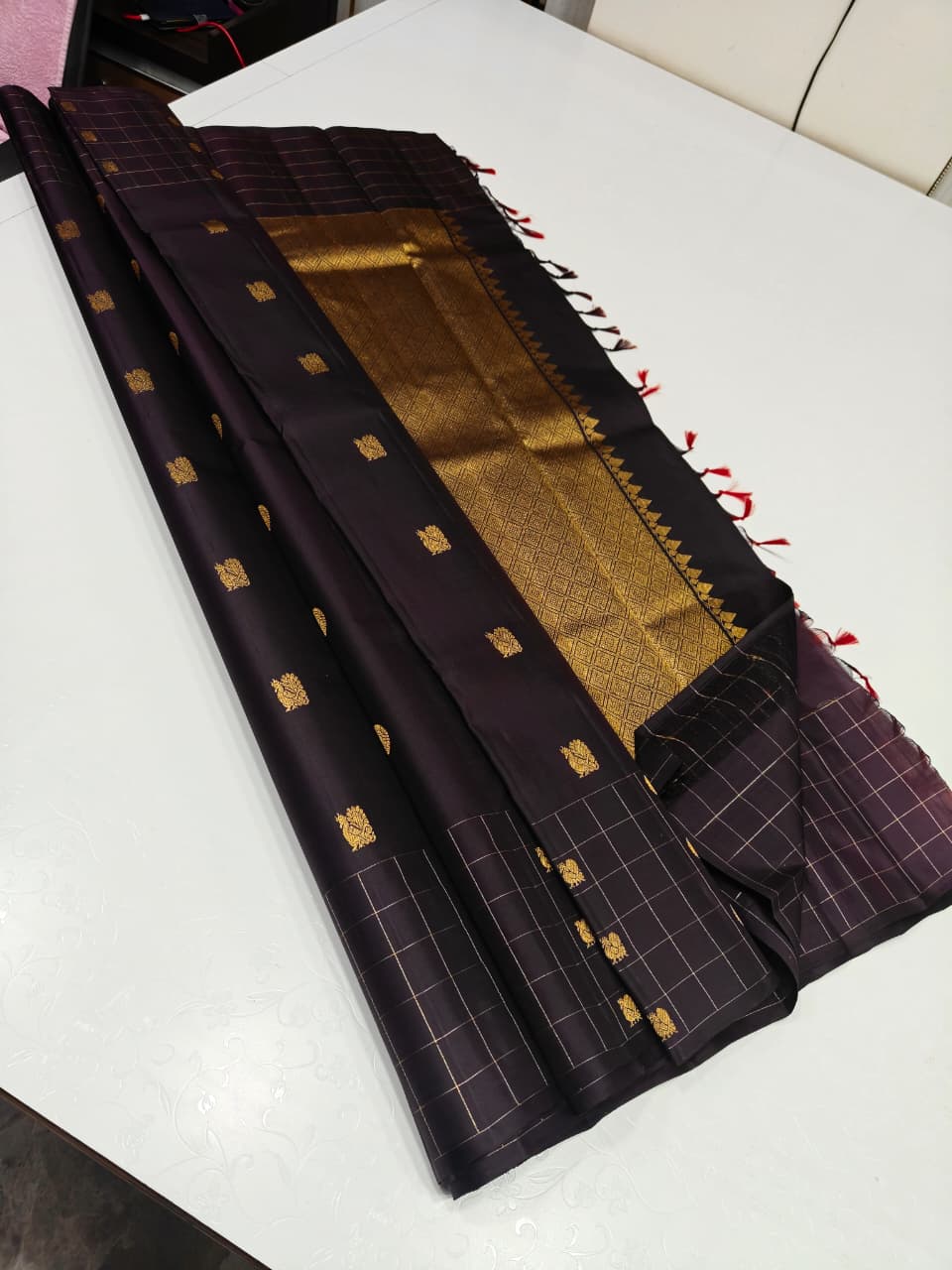 Dark Purple and Gold Traditional Zari Border Soft Silk Saree with Rich Pallu